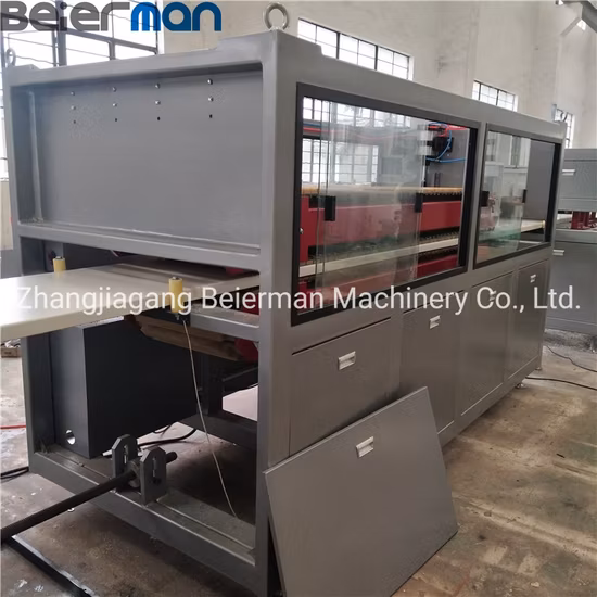 WPC/PVC/PE/木材プラスチック粉末プロファイル/デッキ/壁パネル/発泡ボード/プレート/天井二軸スクリュー/二軸スクリュー押出製造機/押出生産ライン